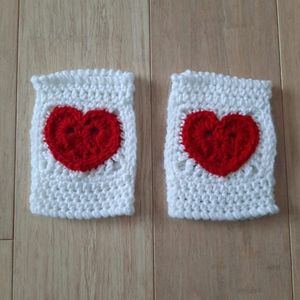 COPY - Crochet Heart Fingerless Gloves (red, white)